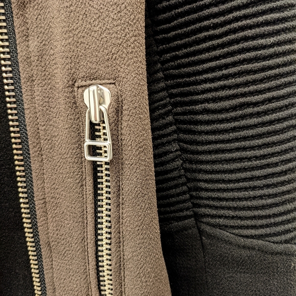 Aritzia Wilfred Olive Black Montesson Moto Jacket - SOLD - Picture 6 of 9